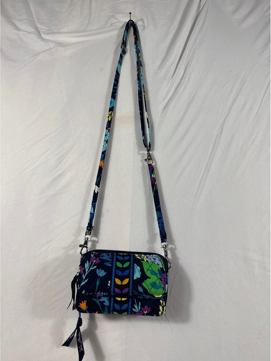 Vera Bradley Handbags - Vera Bradley Cross Body Purse